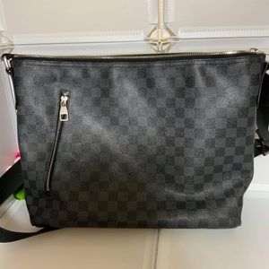 louis vuitton graphite messenger bag